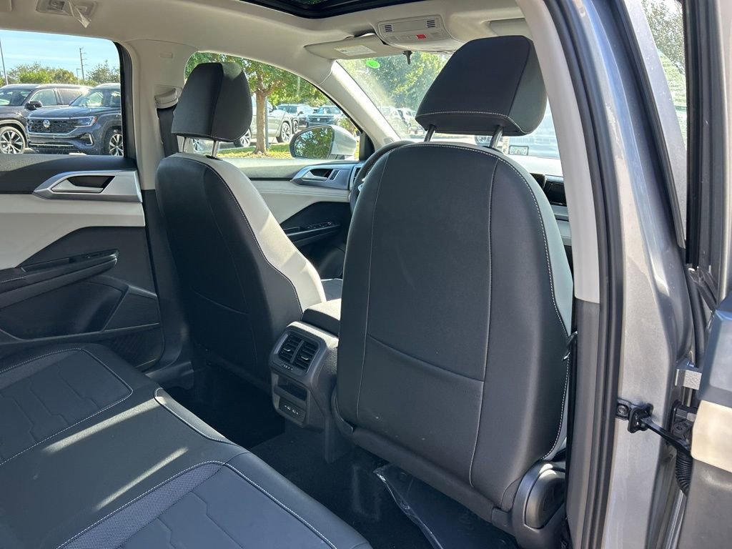 New 2026 Volkswagen Taos SE FWD image 47