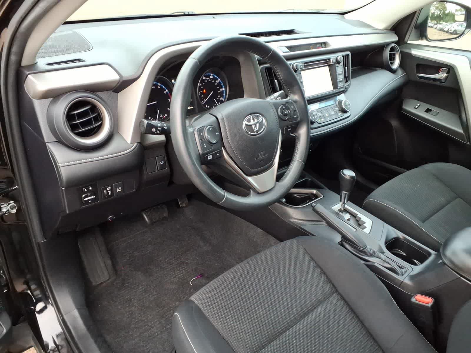 Used 2017 Toyota RAV4 XLE FWD image 14