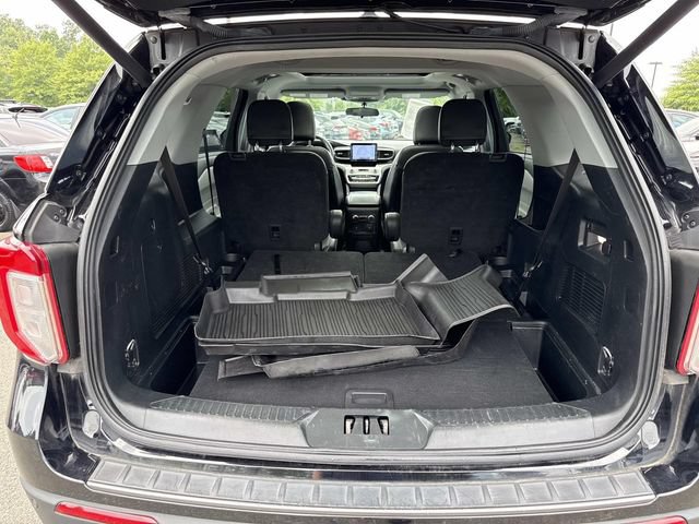 Used 2023 Ford Explorer XLT w/ Equipment Group 202A AWD/4WD image 12