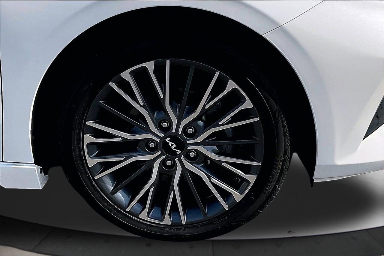 Used 2023 Kia Forte GT-Line w/ GT-Line Premium Package image 36