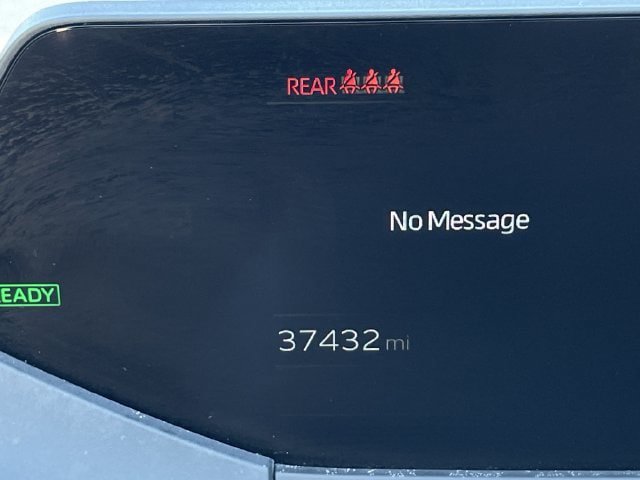 Used 2025 Toyota Prius LE FWD image 15