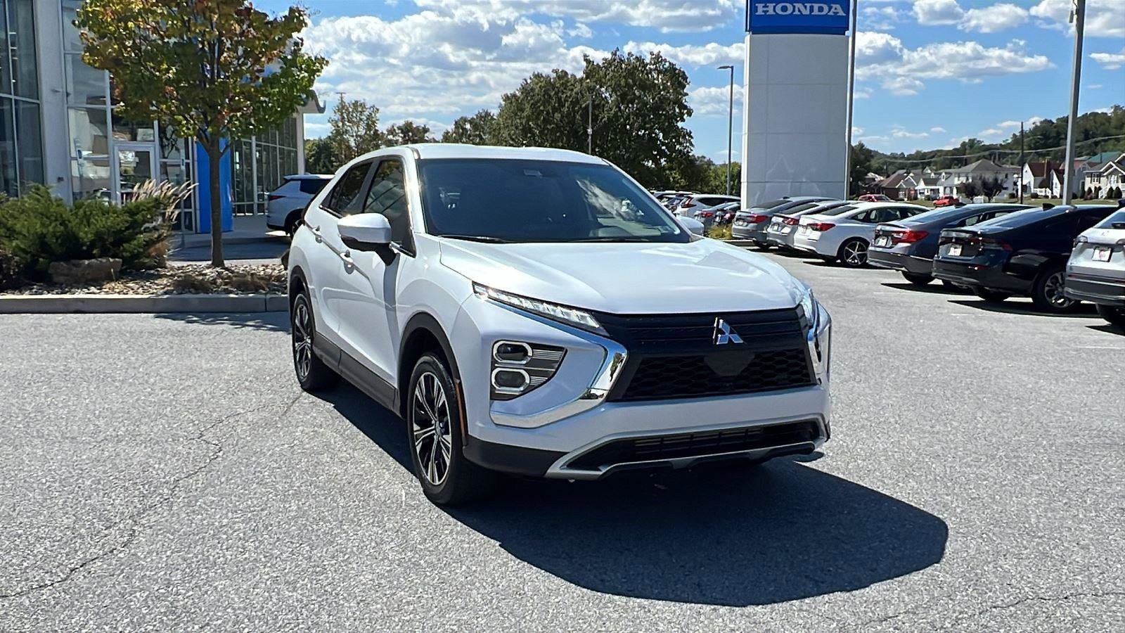 Used 2022 Mitsubishi Eclipse Cross SEL image 1