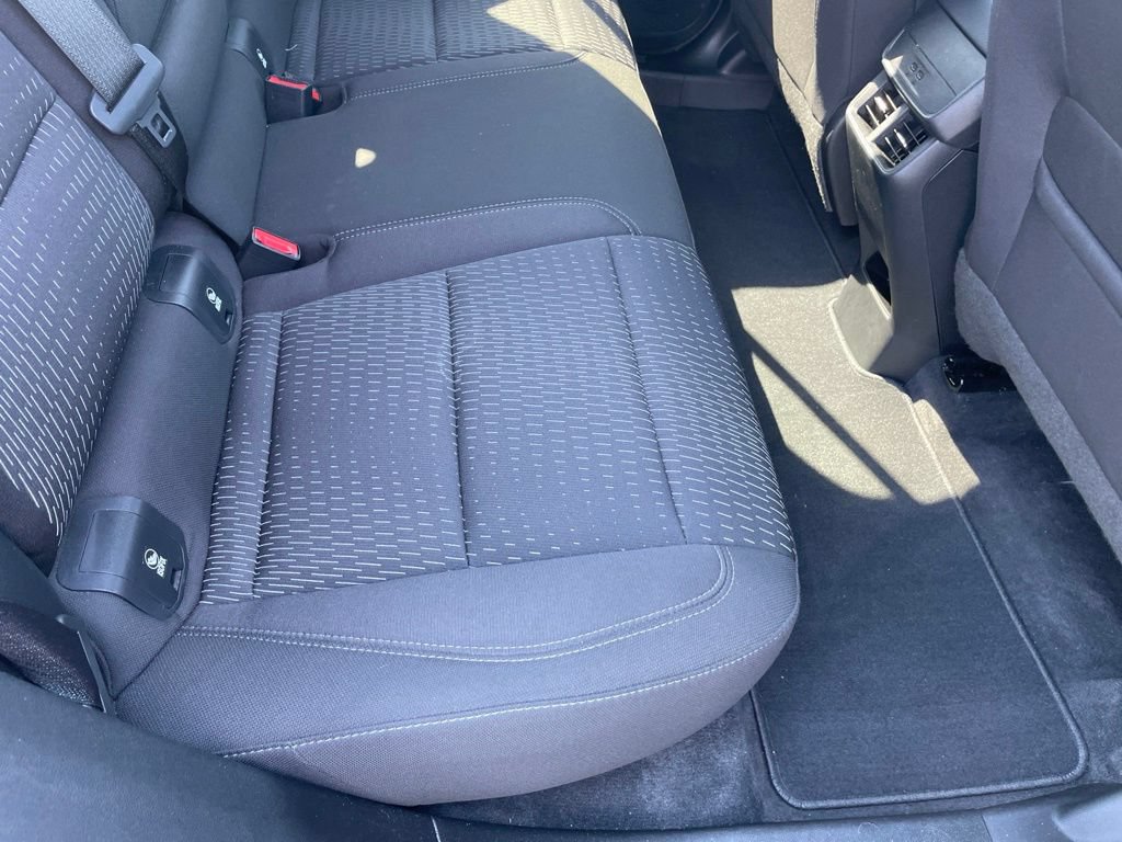 Used 2026 Chevrolet Equinox LT AWD/4WD image 14