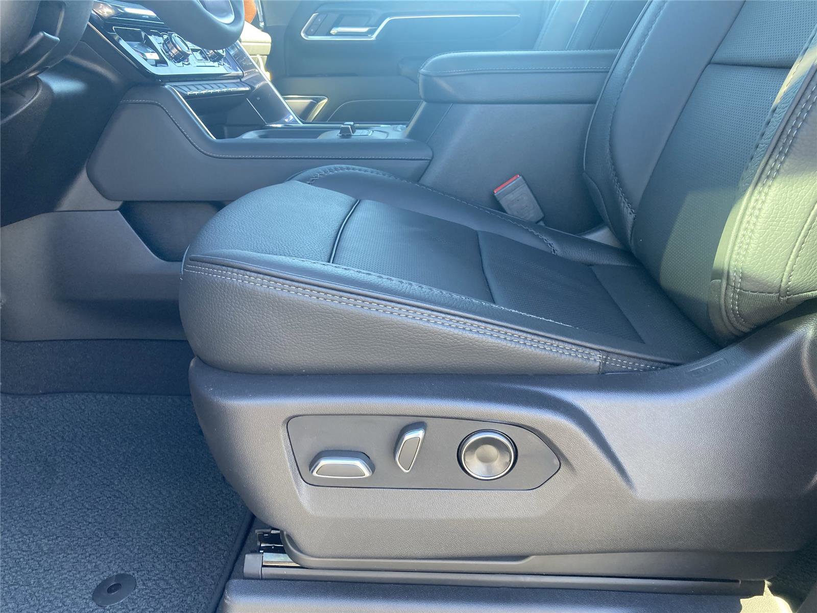 New 2026 GMC Sierra 2500 Denali w/ Denali Reserve Package image 18