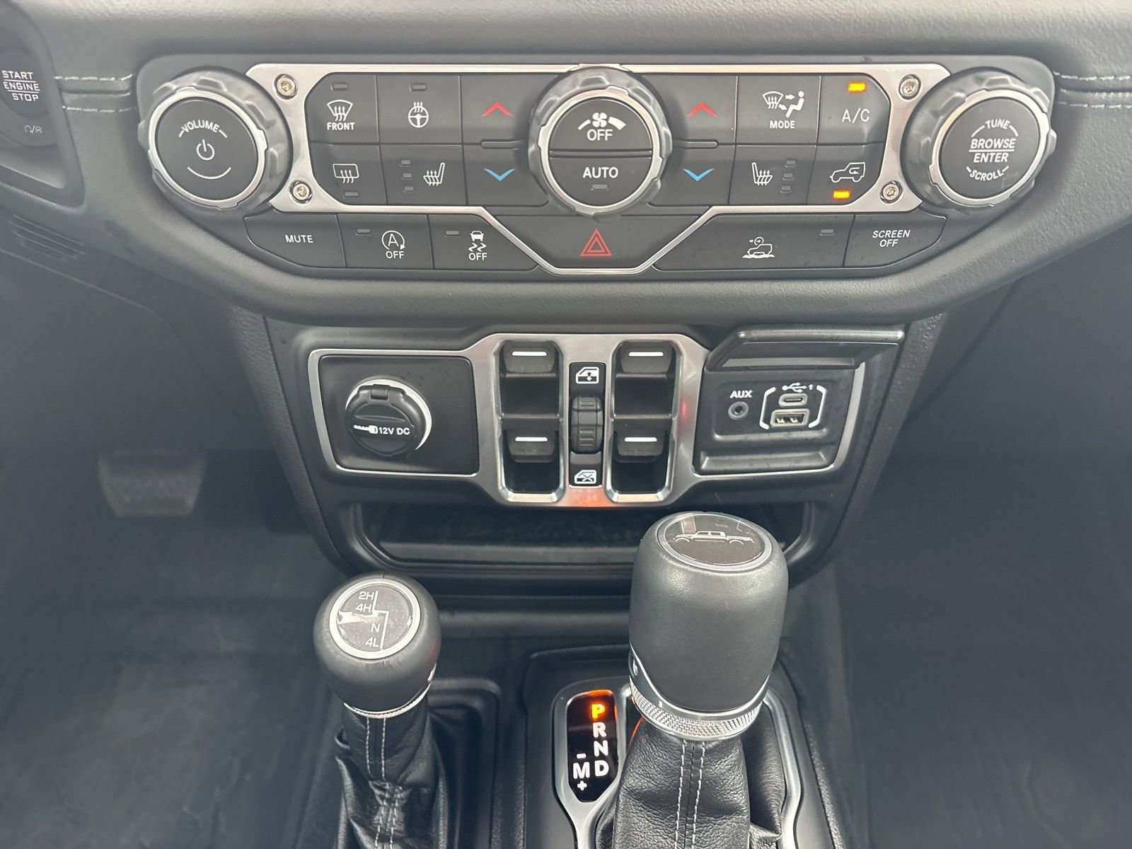 Used 2025 Jeep Gladiator Sport image 23