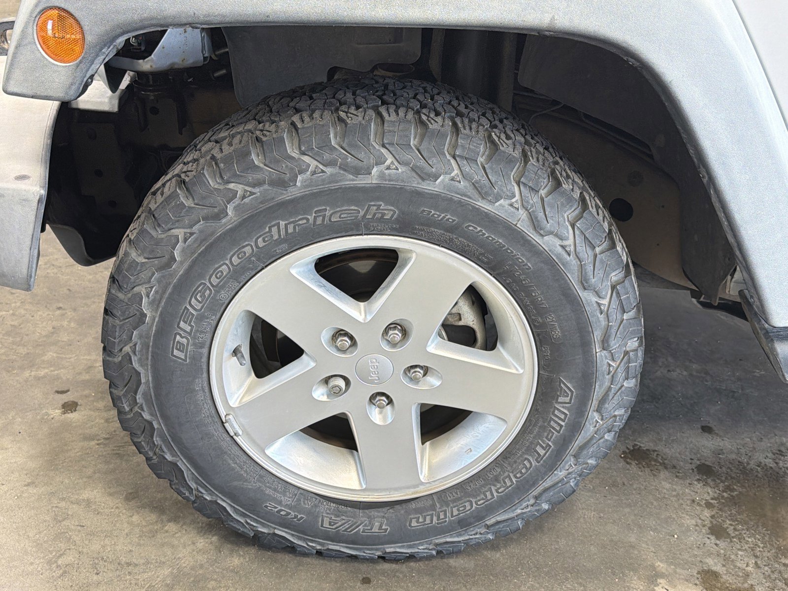 Used 2012 Jeep Wrangler Unlimited Sport AWD/4WD image 9