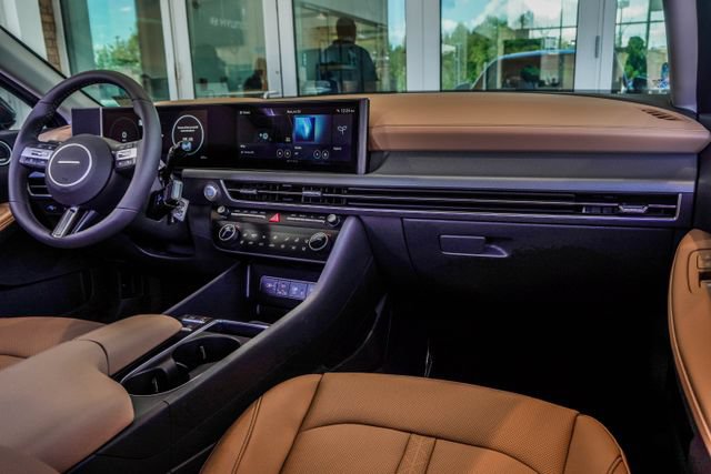 New 2026 Hyundai Sonata Limited FWD image 17