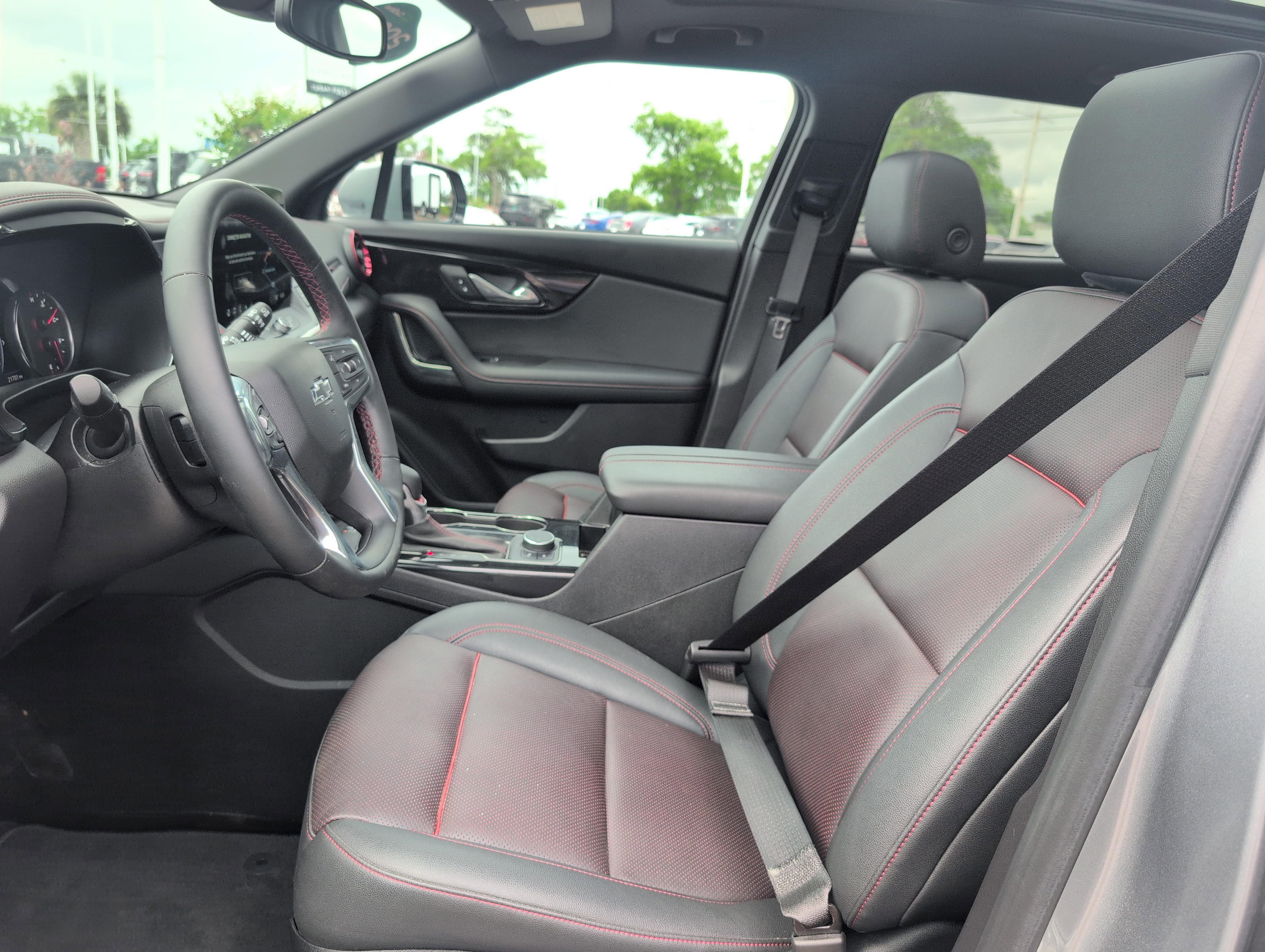 Certified 2025 Chevrolet Blazer RS FWD image 13