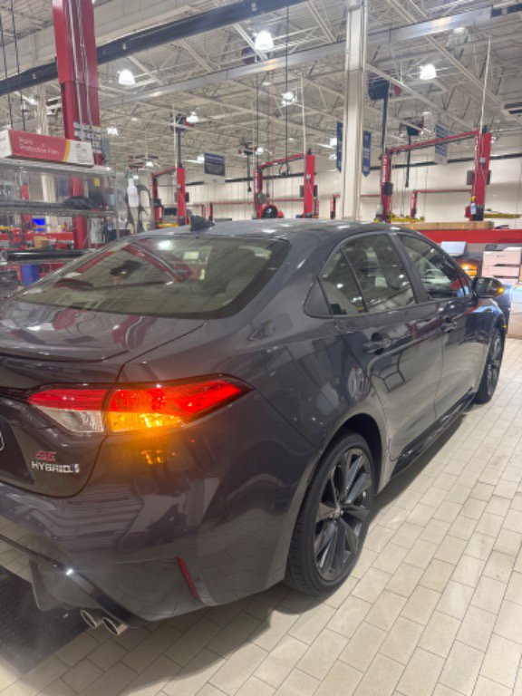 Used 2024 Toyota Corolla SE image 6