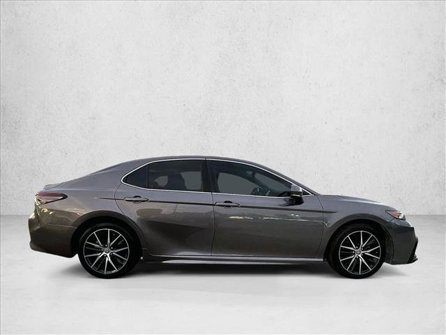 Used 2021 Toyota Camry SE w/ Convenience Package image 5