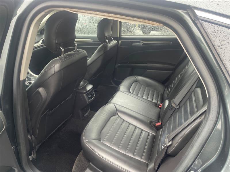 Used 2015 Ford Fusion SE w/ Equipment Group 202A FWD image 10