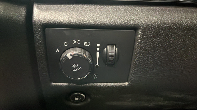 Used 2019 Jeep Grand Cherokee Limited AWD/4WD image 33