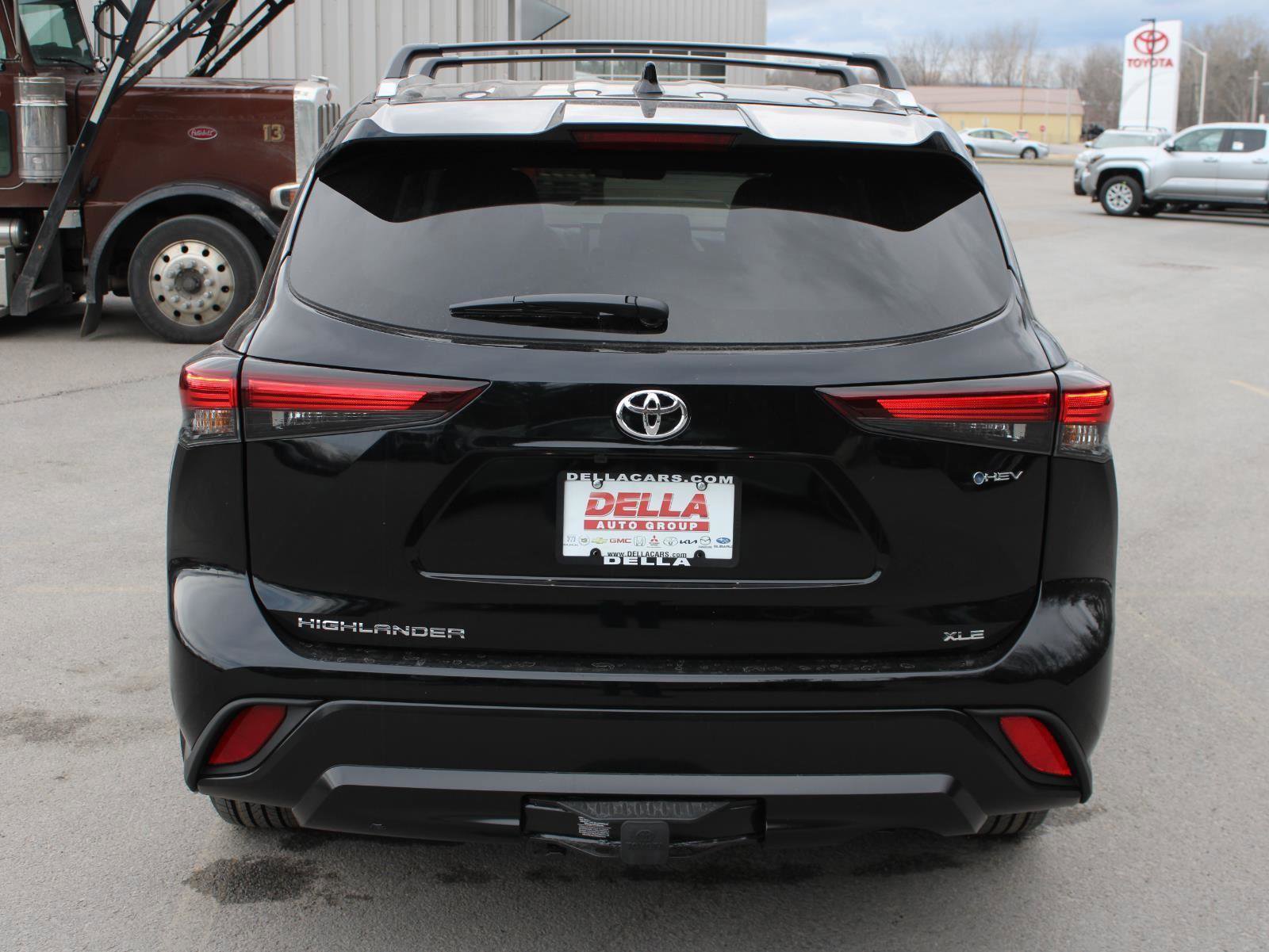 New 2026 Toyota Highlander XLE image 6