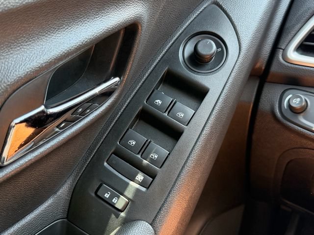 Used 2020 Chevrolet Trax LT FWD image 25