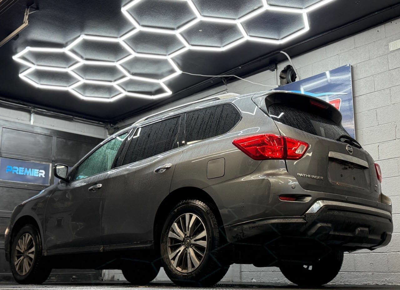 Used 2019 Nissan Pathfinder SV image 11