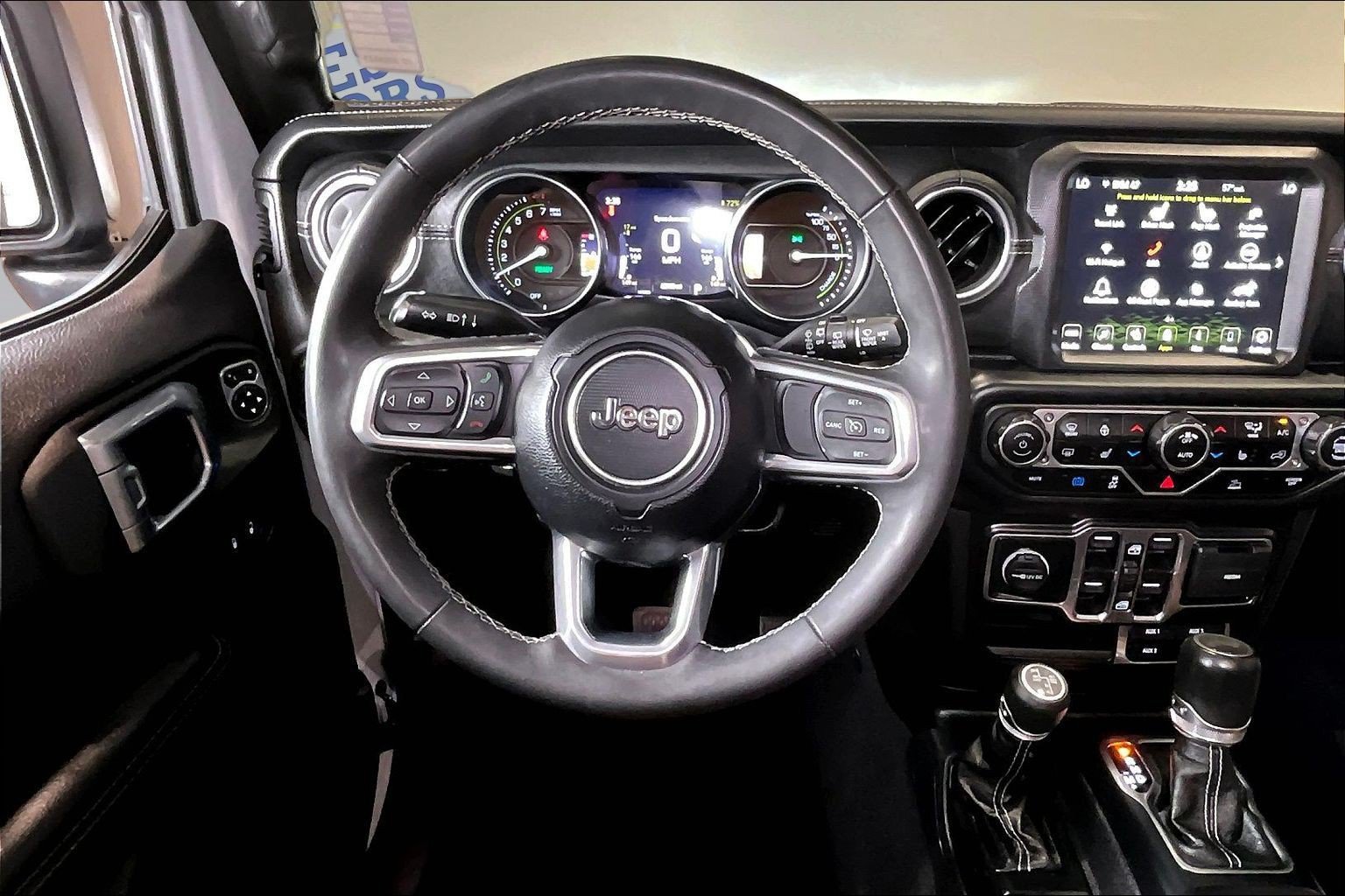 Used 2023 Jeep Wrangler Unlimited Sahara w/ Cold Weather Group AWD/4WD image 9