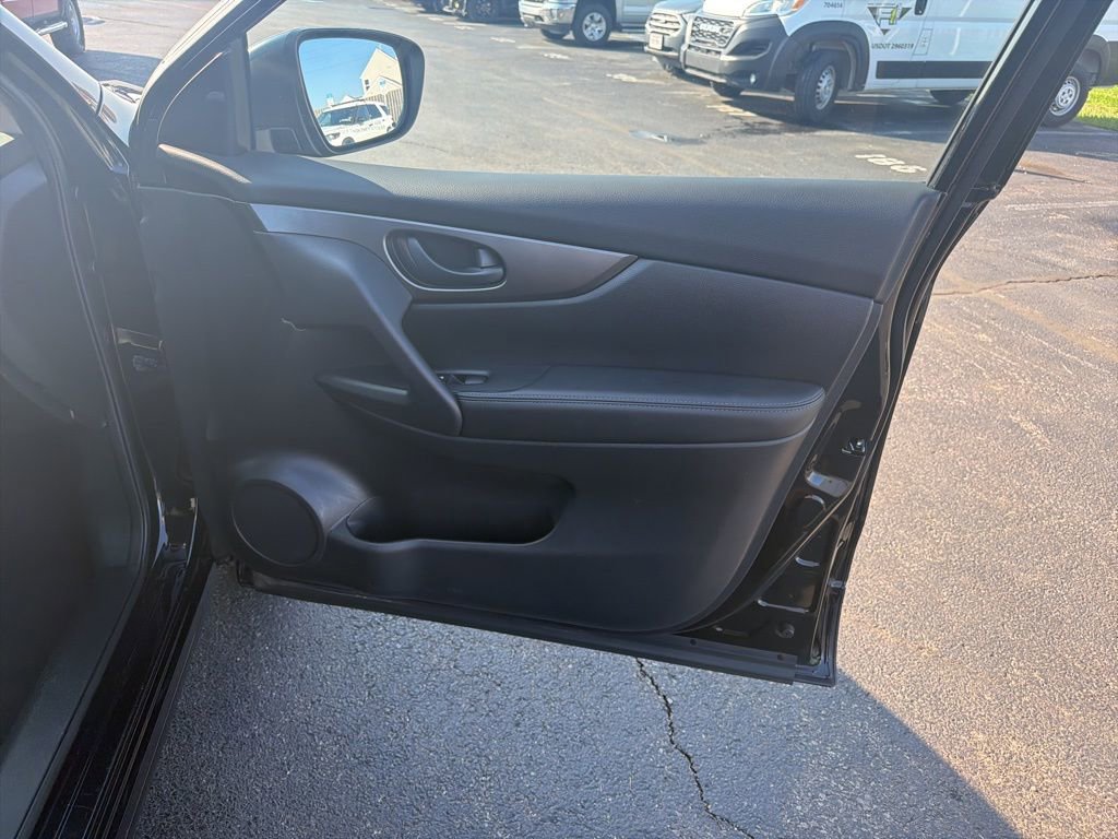 Used 2020 Nissan Rogue Sport S AWD/4WD image 30