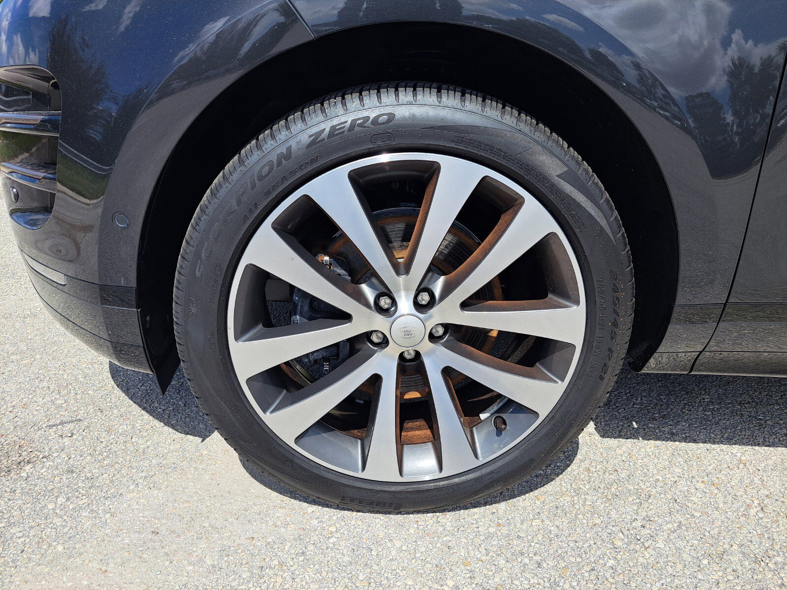 Certified 2024 Land Rover Range Rover Evoque Dynamic SE image 9