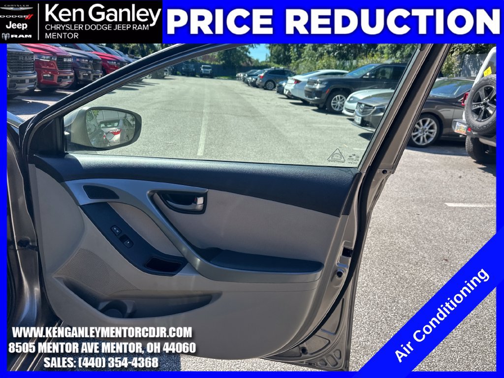 Used 2014 Hyundai Elantra SE w/ Option Group 02 FWD image 24