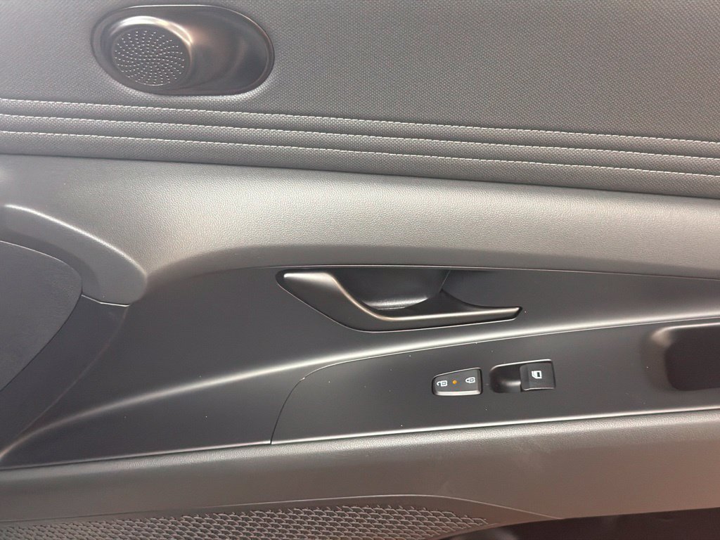 Certified 2026 Hyundai Elantra Sport FWD image 12