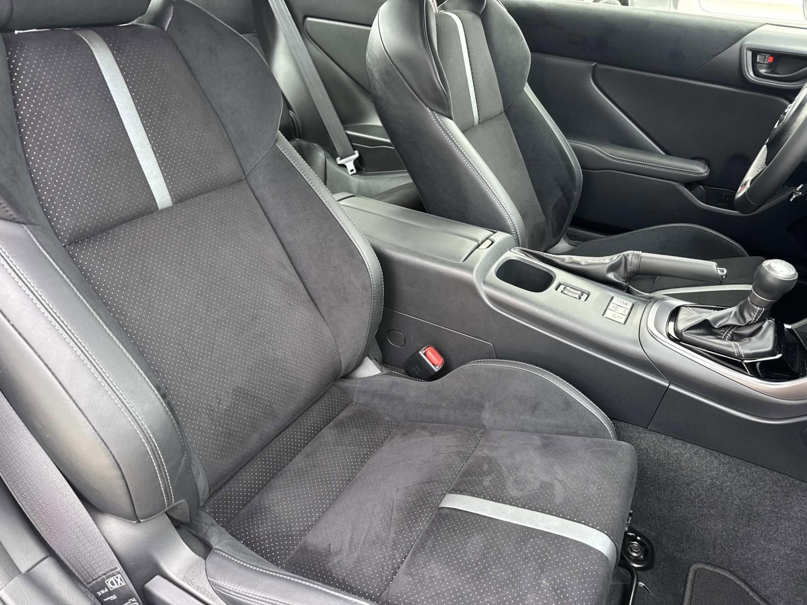 Used 2025 Toyota GR86 Premium image 11