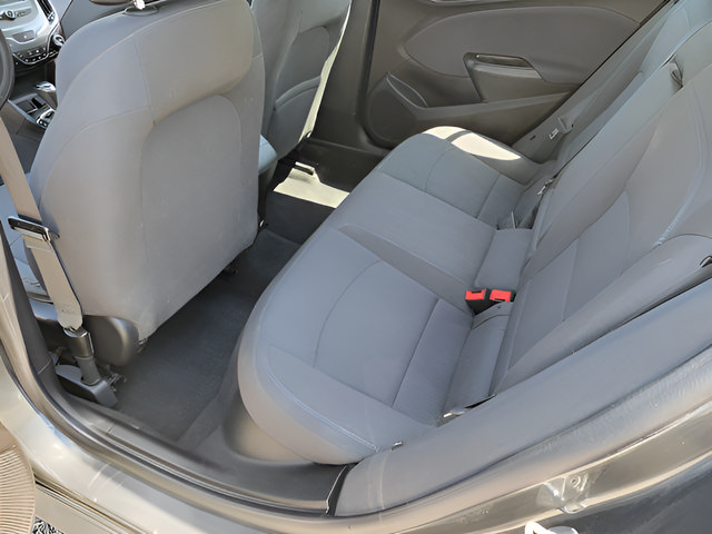 Used 2018 Chevrolet Cruze LT w/ LT Convenience Package FWD image 9