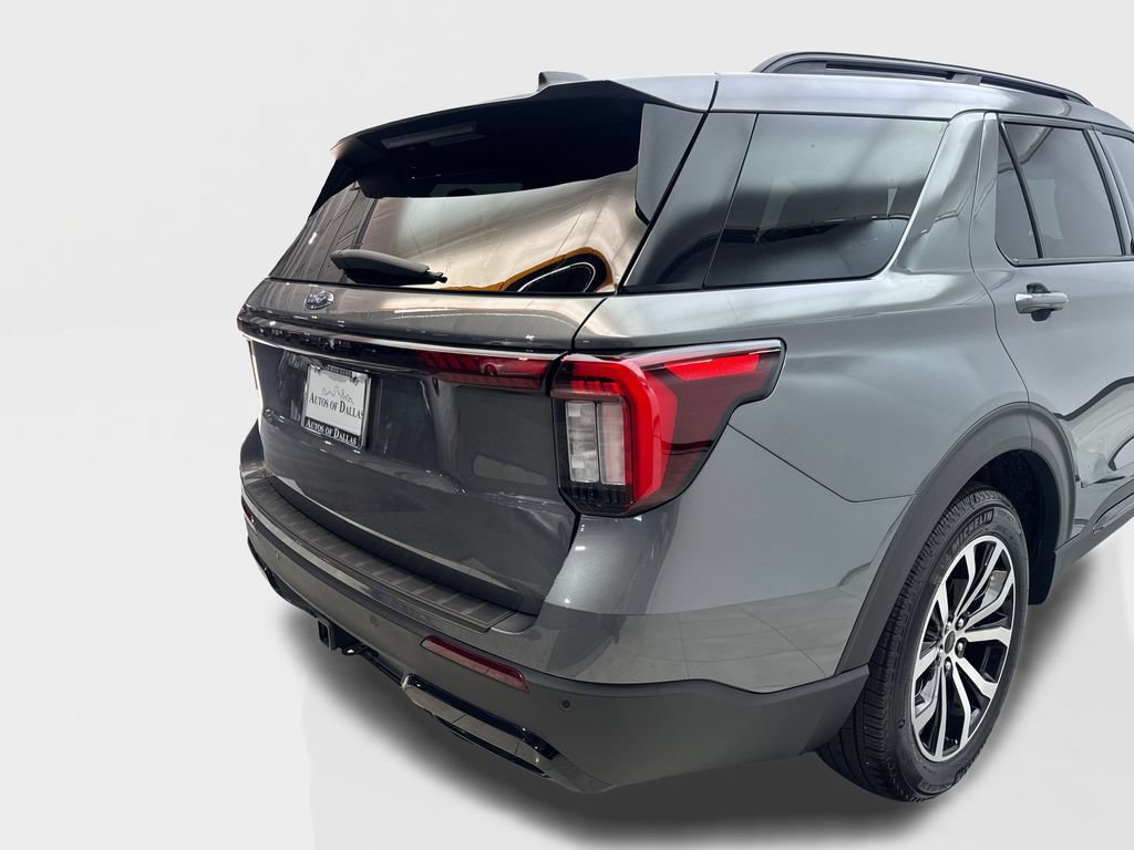 Used 2025 Ford Explorer ST-Line w/ Premium Package RWD image 19