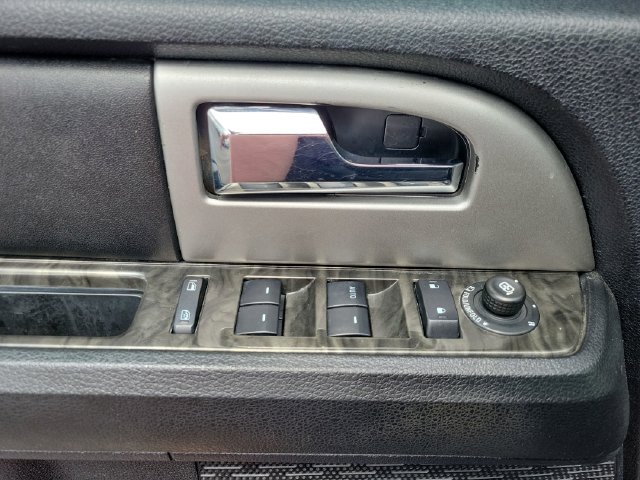 Used 2015 Ford Expedition Limited w/ Equipment Group 301A AWD/4WD image 16