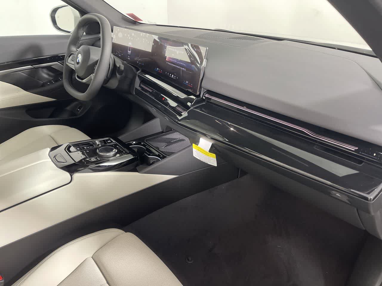 Used 2024 BMW 530i xDrive w/ Convenience Package AWD/4WD image 17