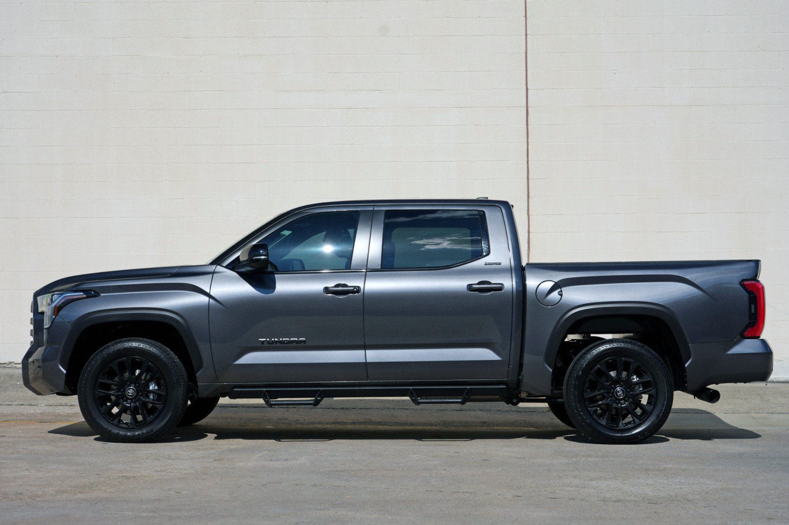 Used 2026 Toyota Tundra Limited AWD/4WD image 9