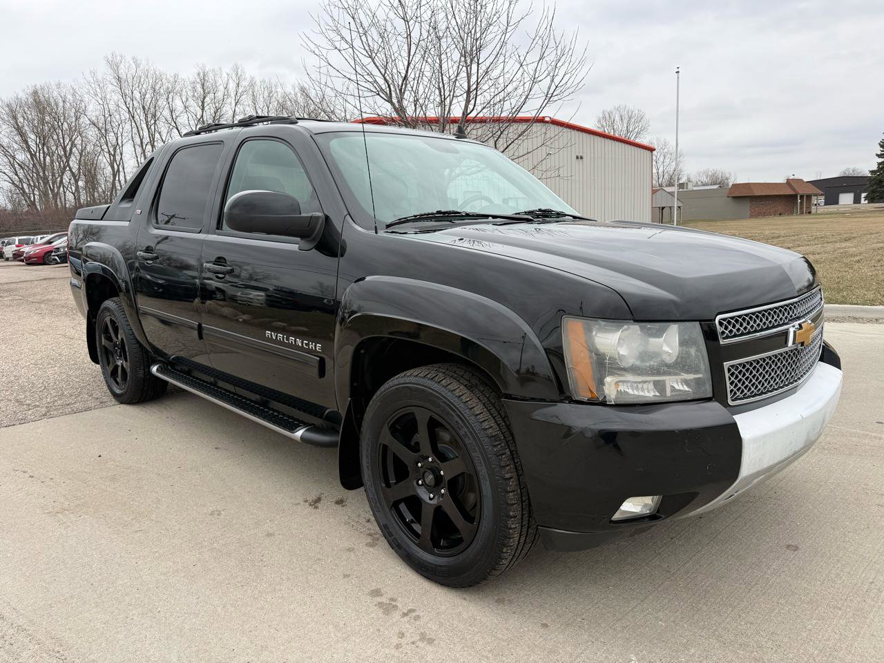 Used 2011 Chevrolet Avalanche LT w/ Luxury Package image 3