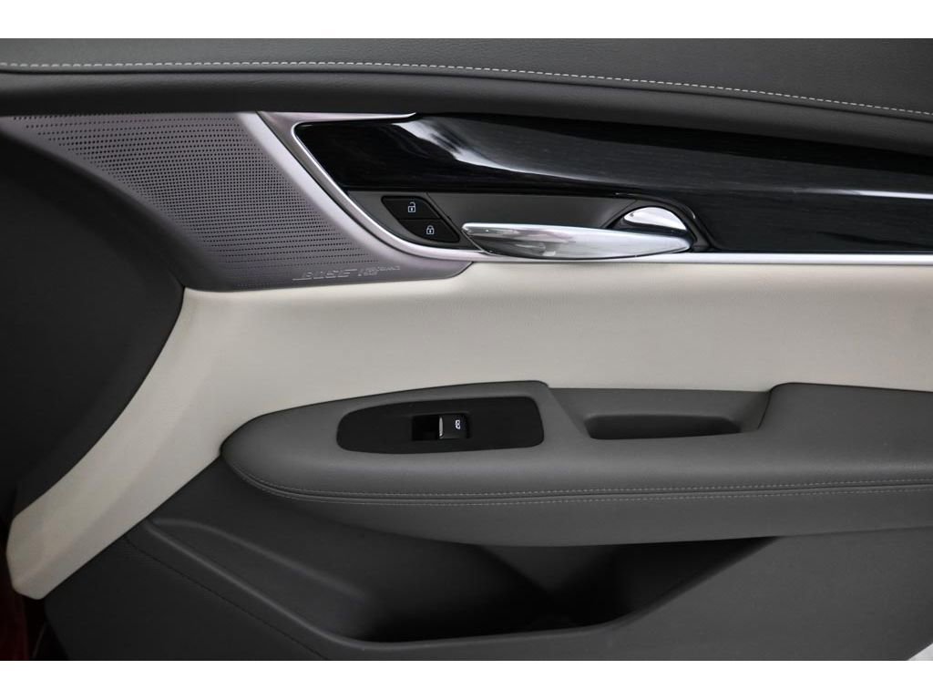 Used 2024 Cadillac XT6 Premium Luxury w/ Technology Package AWD/4WD image 17