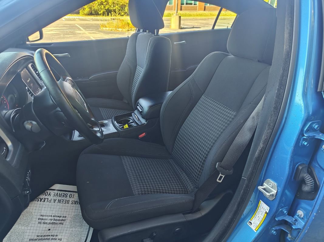 Used 2023 Dodge Charger SXT w/ Blacktop Package image 13