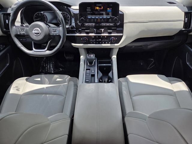 Used 2025 Nissan Pathfinder SL FWD image 20