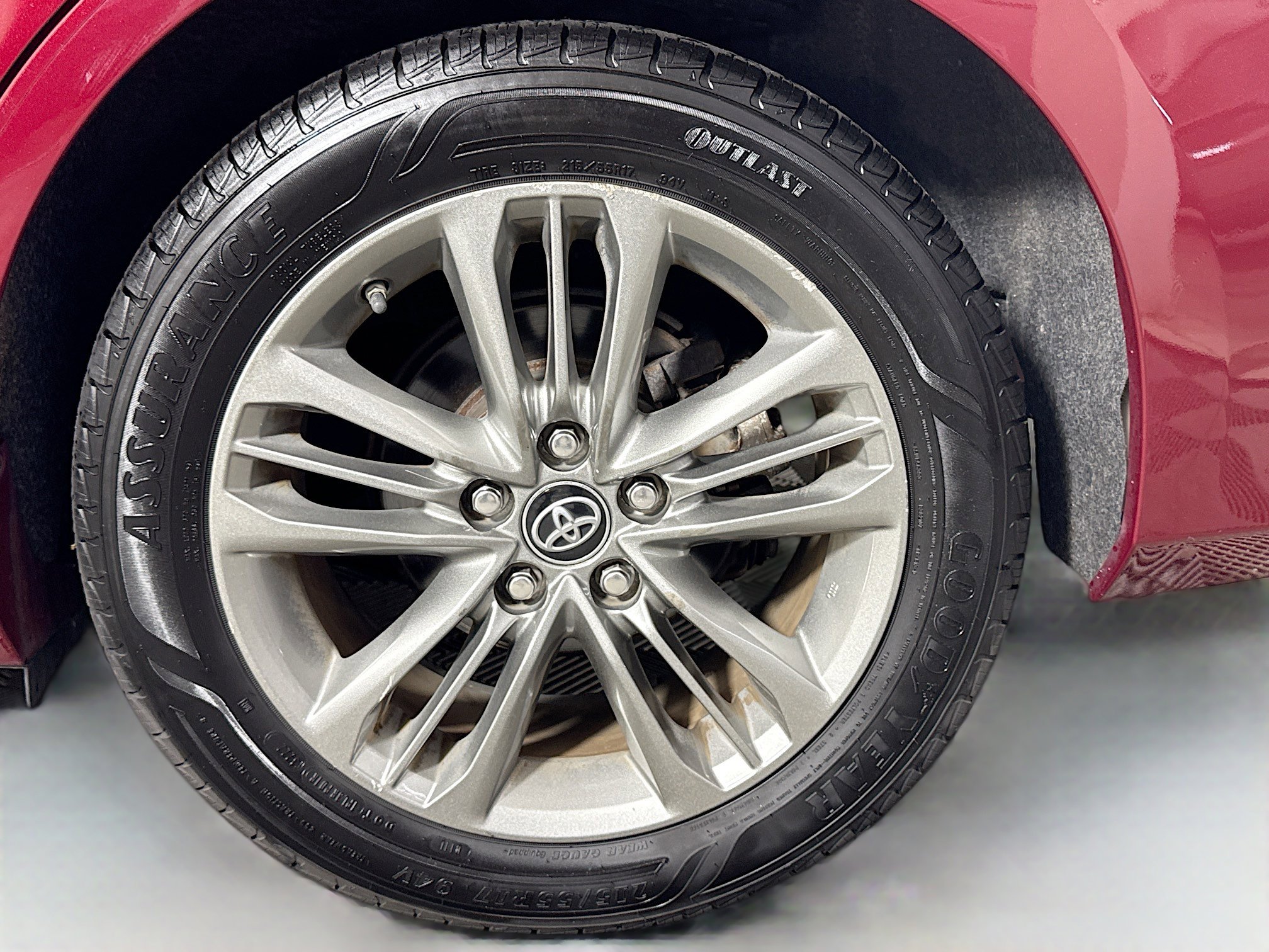 Certified 2017 Toyota Camry SE w/ Moonroof Package image 30