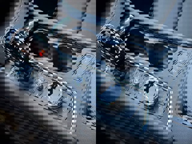 New 2025 Cadillac XT5 Luxury FWD image 32