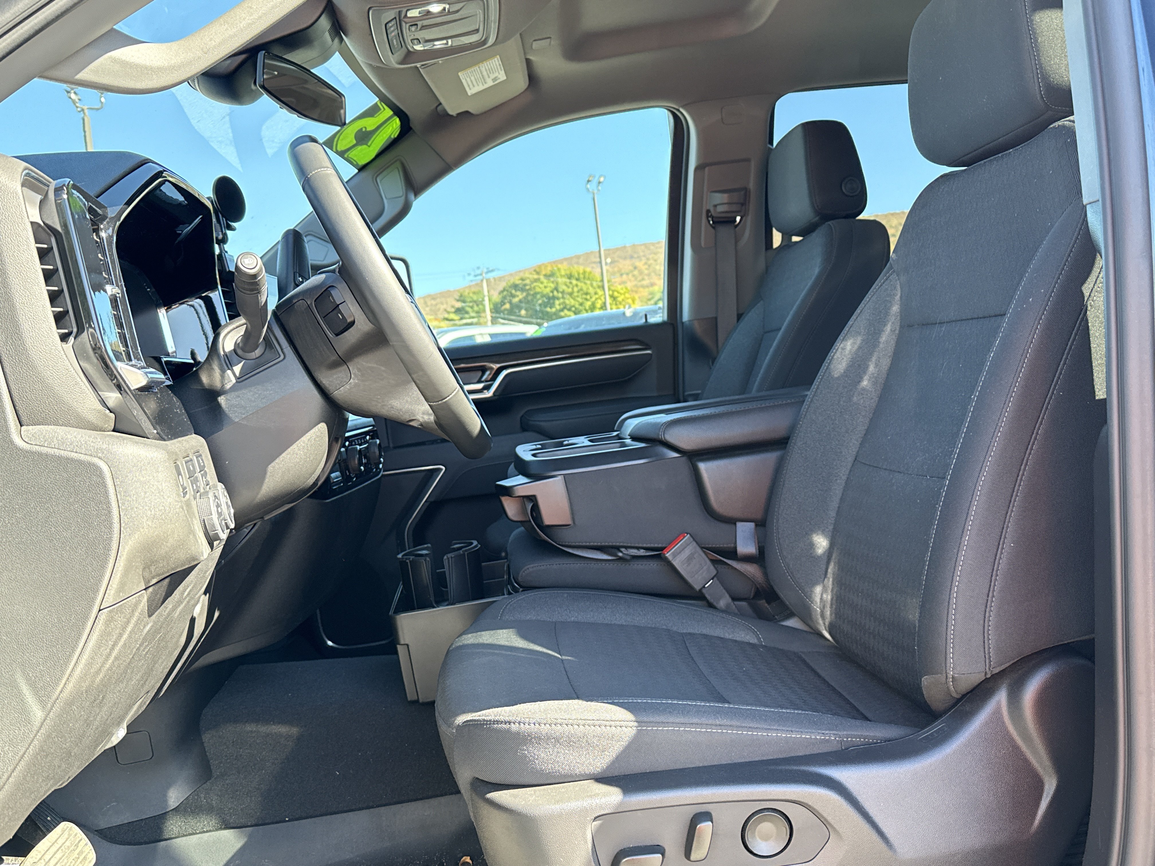 Used 2025 Chevrolet Silverado 2500 LT w/ Convenience Package AWD/4WD image 12
