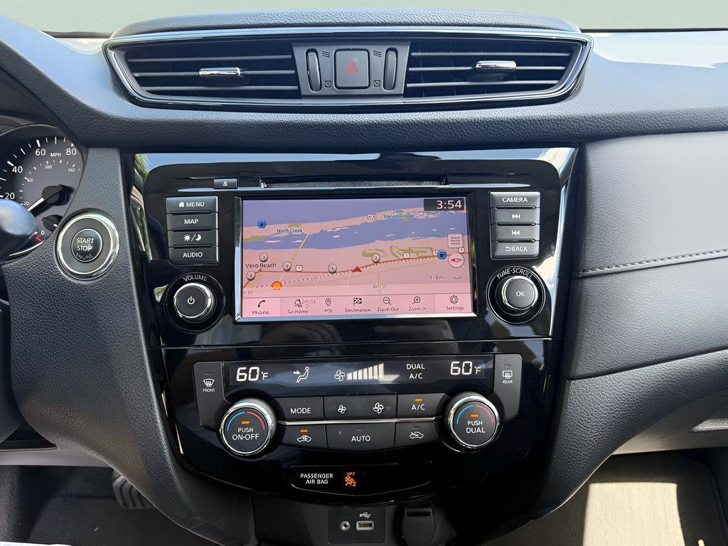 Used 2019 Nissan Rogue SV w/ Premium Package FWD image 18