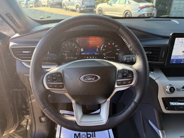 Used 2024 Ford Explorer XLT w/ Equipment Group 202A RWD image 14