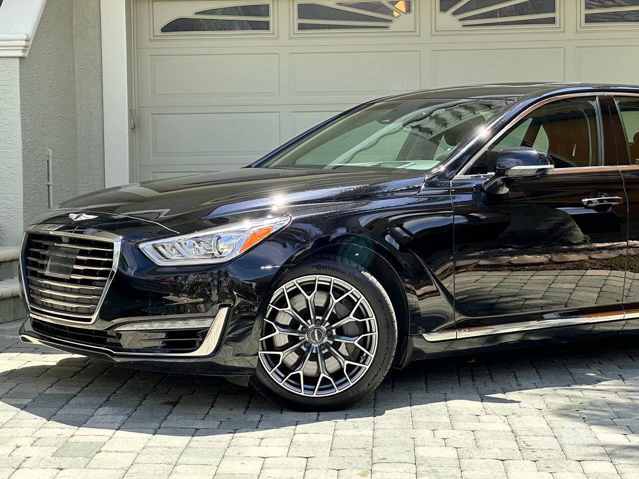 Used 2017 Genesis G90 5.0 Ultimate AWD/4WD image 2