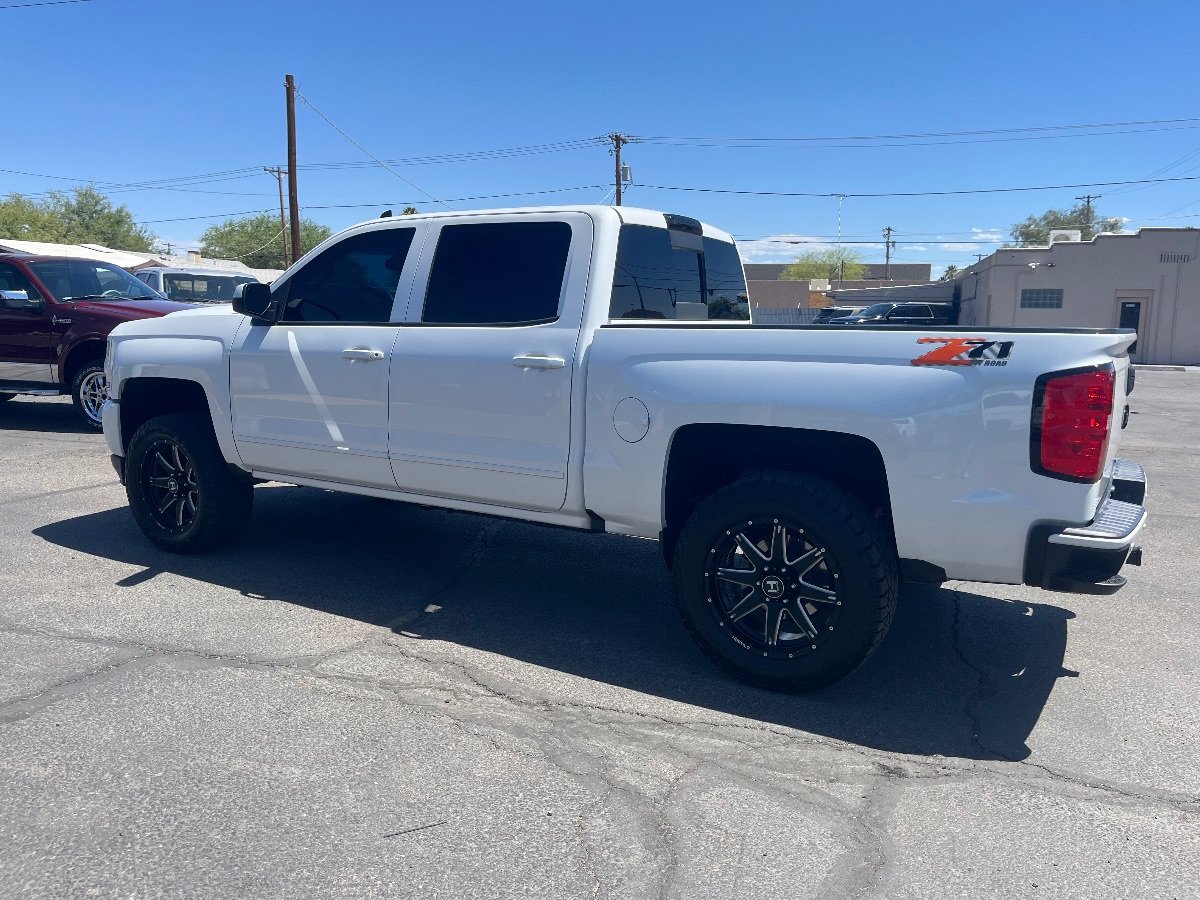 Used 2018 Chevrolet Silverado 1500 LT w/ All Star Edition AWD/4WD image 8