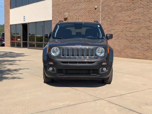 Used 2018 Jeep Renegade Latitude image 2