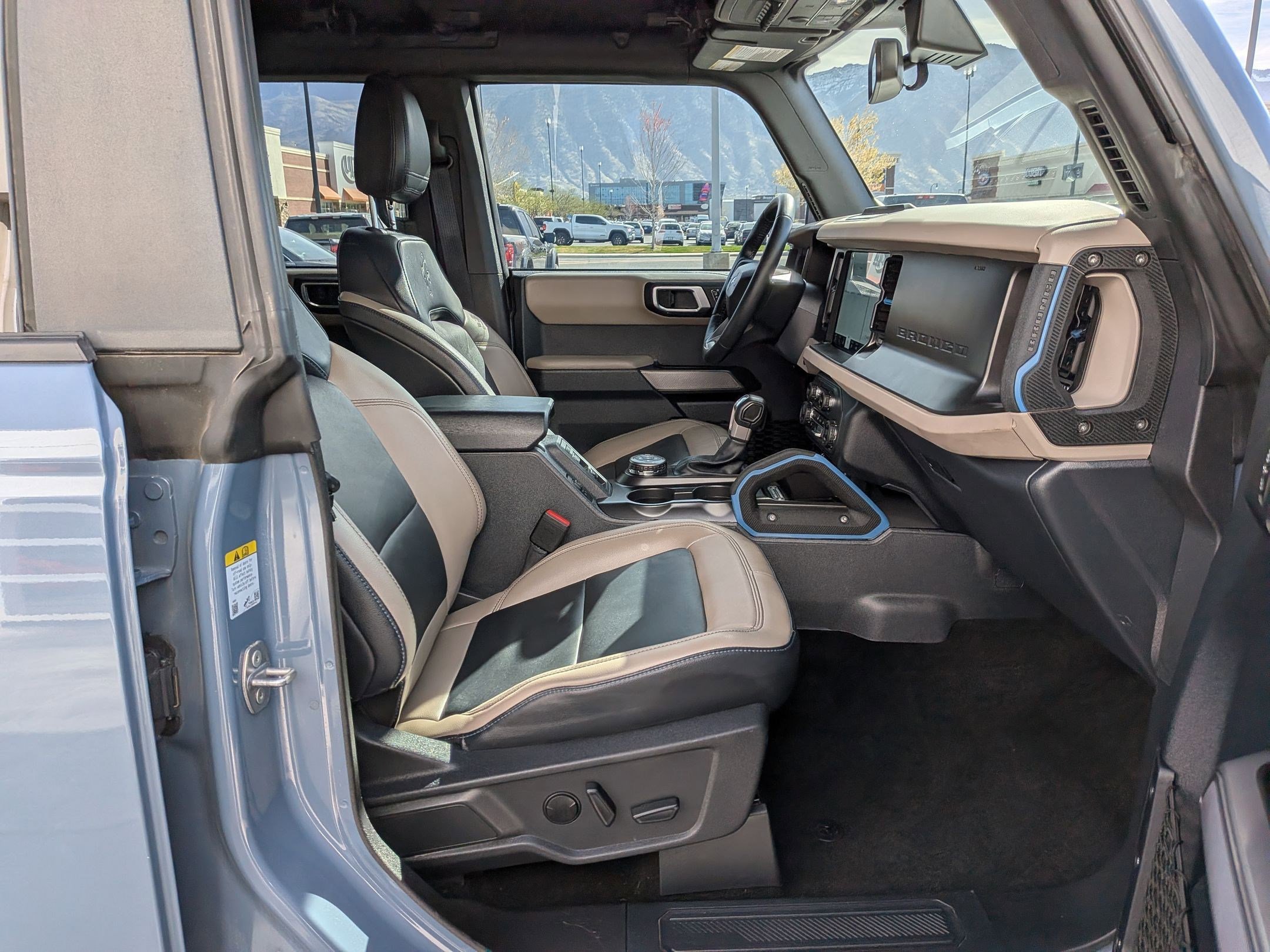 Used 2023 Ford Bronco Wildtrak image 36