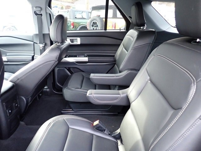 Used 2023 Ford Explorer XLT w/ Equipment Group 202A image 11
