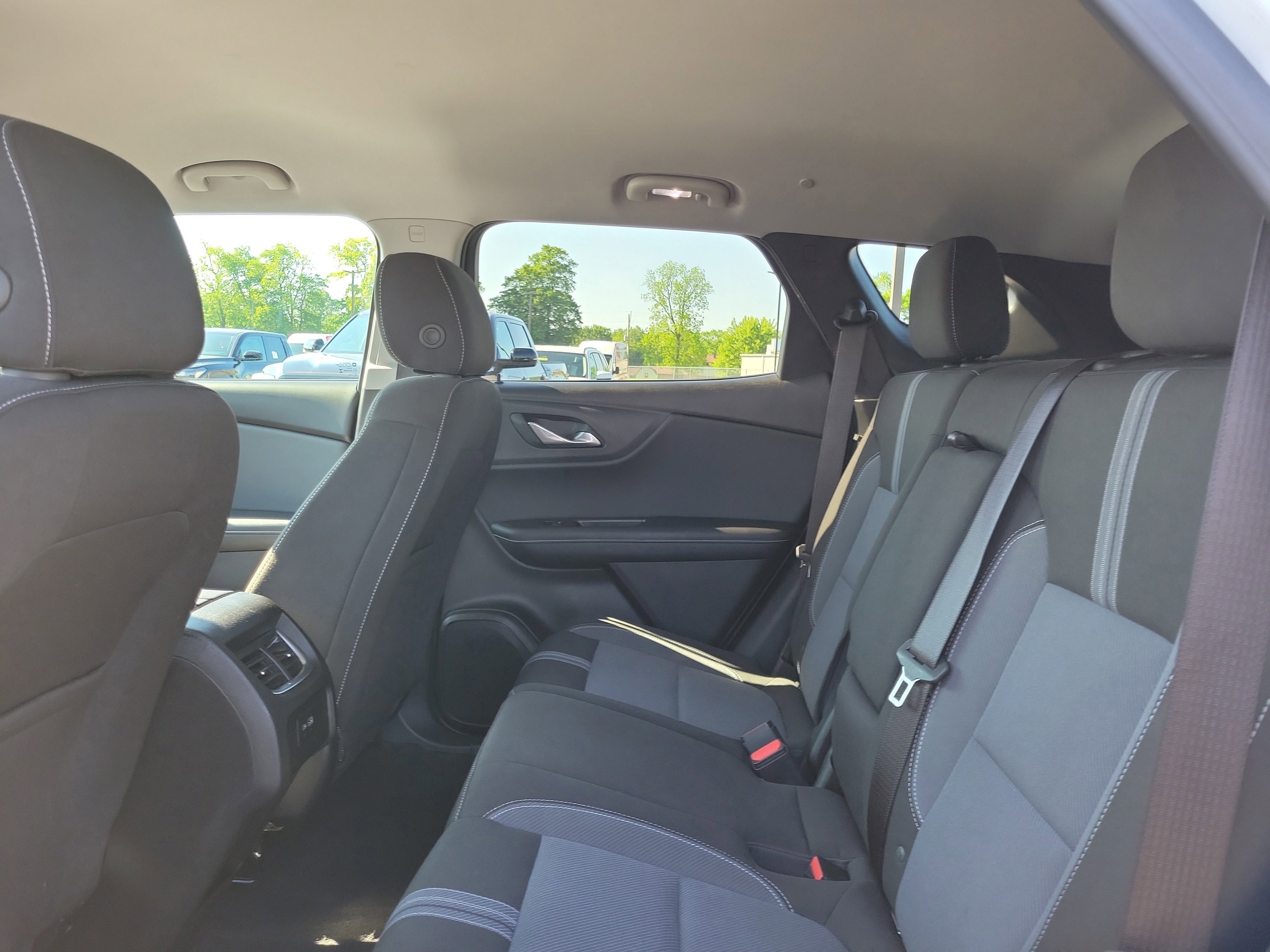 Used 2025 Chevrolet Blazer LT AWD/4WD image 11