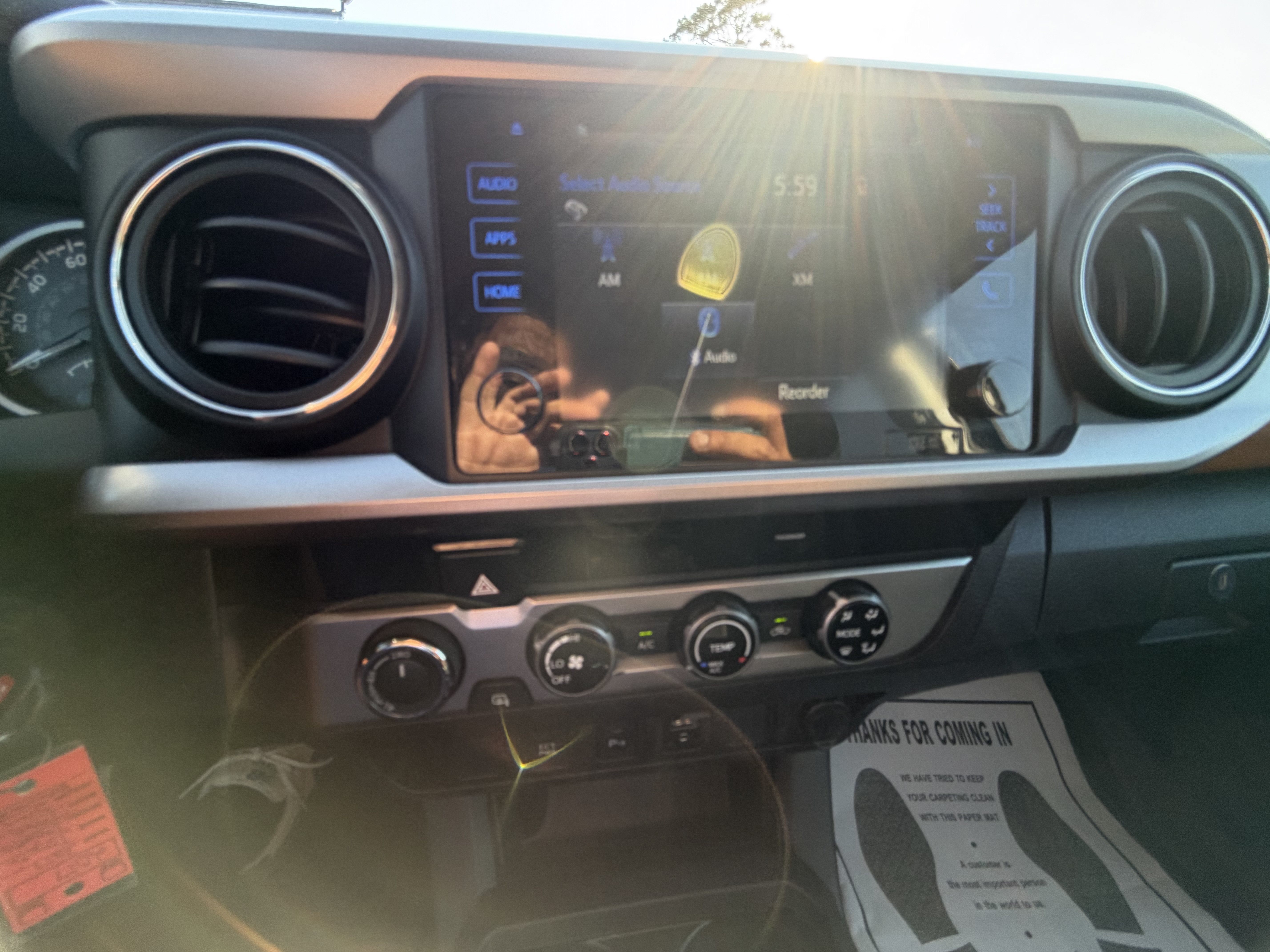 Used 2017 Toyota Tacoma SR5 AWD/4WD image 22