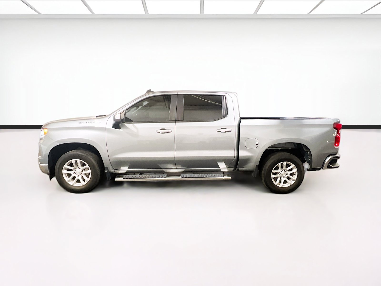 Used 2023 Chevrolet Silverado 1500 LT RWD image 21
