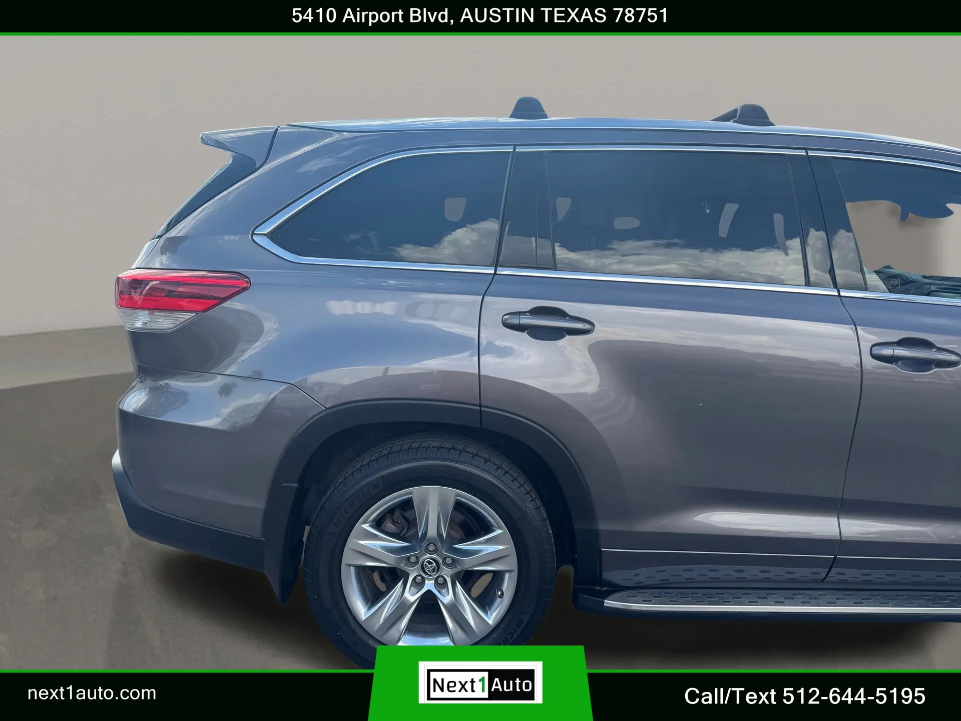 Used 2019 Toyota Highlander Limited FWD image 7