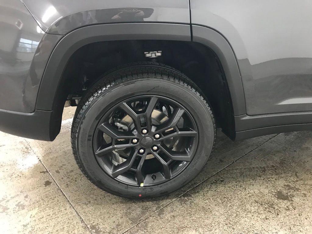 New 2025 Jeep Grand Cherokee Limited image 50