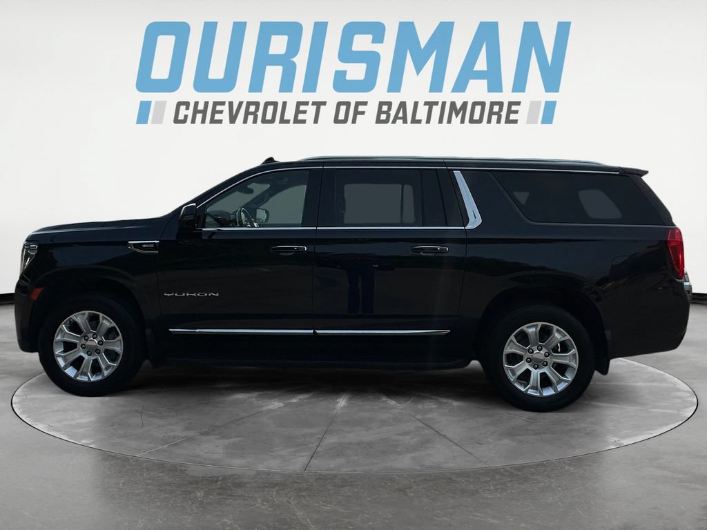 Used 2023 GMC Yukon XL SLT w/ SLT Luxury Package AWD/4WD image 3